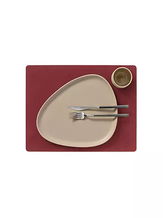 LIND DNA | Leder Tischset "Nupo" 35x45cm (Olive Green) | rot